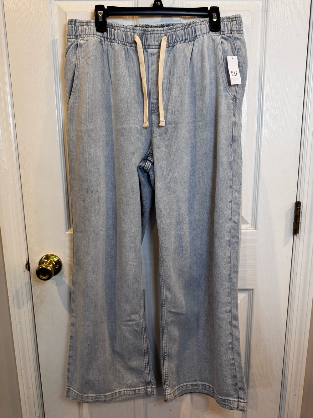 NWT Gap High Rise Wide Leg Pull-On Jeans Light Wash Denim Size Large